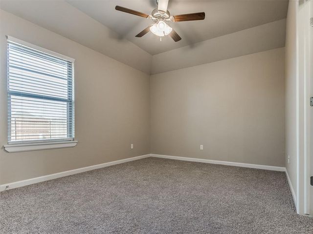 3909 Carmona Lakes Drive, Oklahoma City, OK 73160