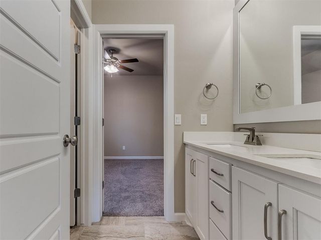 3909 Carmona Lakes Drive, Oklahoma City, OK 73160