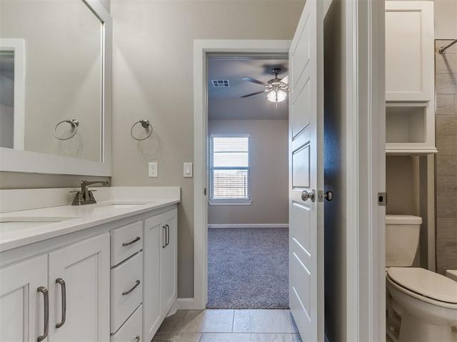 3909 Carmona Lakes Drive, Oklahoma City, OK 73160
