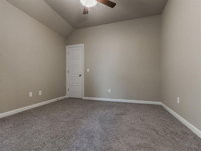 3909 Carmona Lakes Drive, Oklahoma City, OK 73160