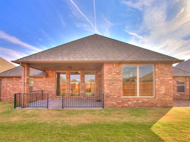3909 Carmona Lakes Drive, Oklahoma City, OK 73160