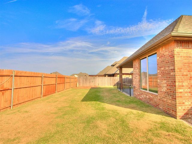 3909 Carmona Lakes Drive, Oklahoma City, OK 73160