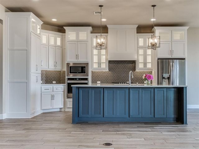 3909 Carmona Lakes Drive, Oklahoma City, OK 73160