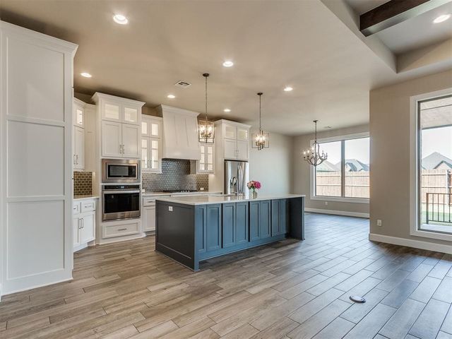 3909 Carmona Lakes Drive, Oklahoma City, OK 73160