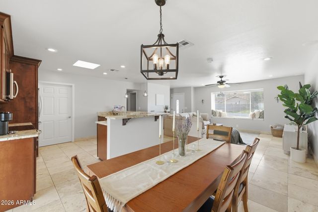 38 W HILLVIEW Street, Mesa, AZ 85201