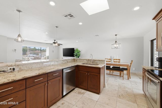 38 W HILLVIEW Street, Mesa, AZ 85201