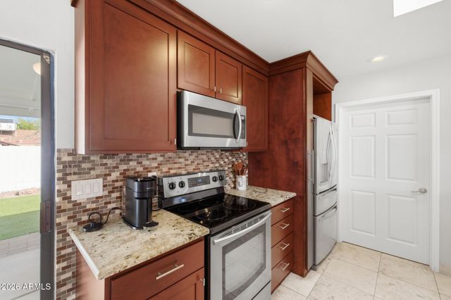 38 W HILLVIEW Street, Mesa, AZ 85201