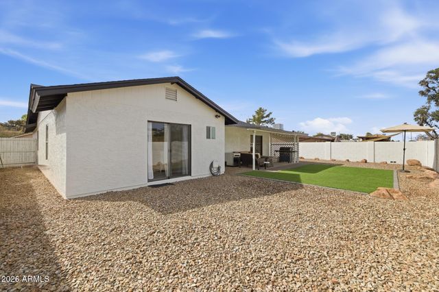 38 W HILLVIEW Street, Mesa, AZ 85201