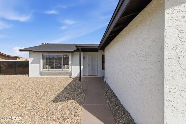 38 W HILLVIEW Street, Mesa, AZ 85201