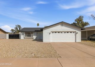 38 W HILLVIEW Street, Mesa, AZ 85201