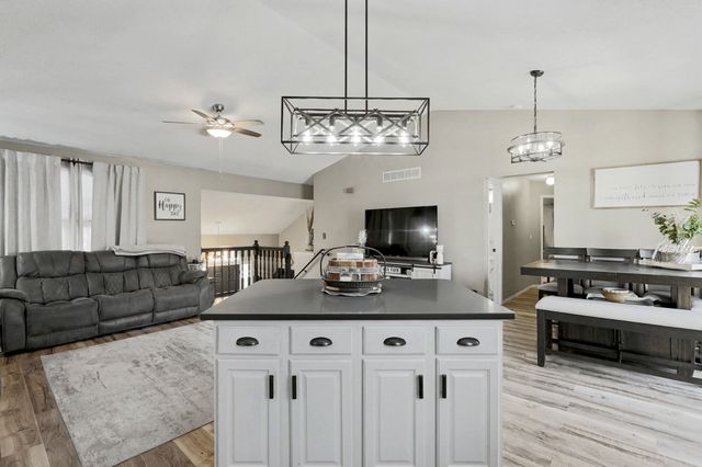 1615 N Covington St, Wichita, KS 67212