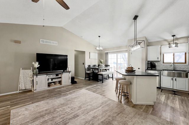 1615 N Covington St, Wichita, KS 67212