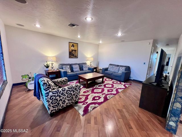 7641 E Adams Drive, Tucson, AZ 85715