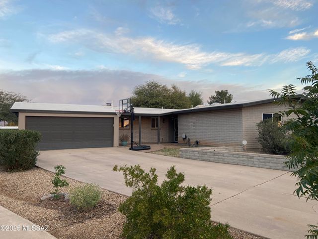 7641 E Adams Drive, Tucson, AZ 85715