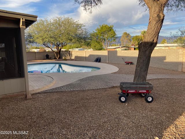 7641 E Adams Drive, Tucson, AZ 85715