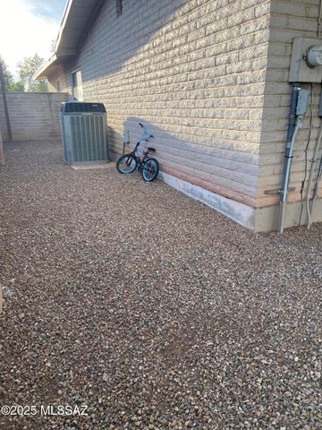 7641 E Adams Drive, Tucson, AZ 85715