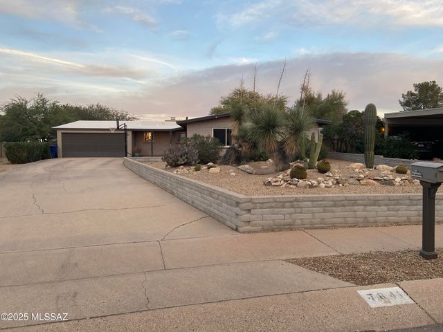 7641 E Adams Drive, Tucson, AZ 85715