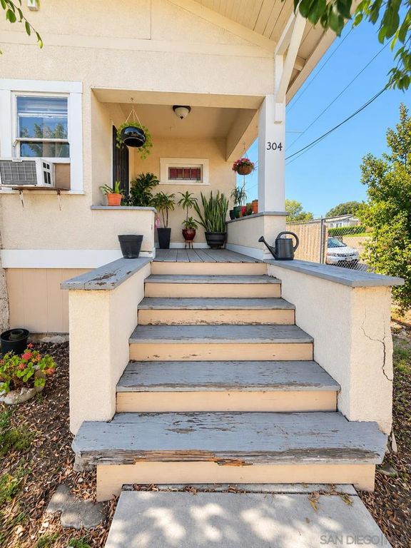 304 Milbrae St, San Diego, CA 92113 — photo 2