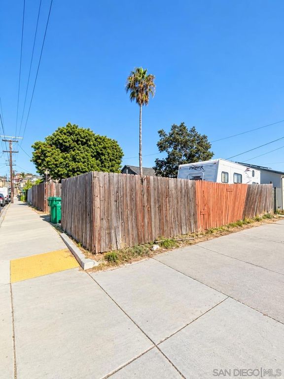 304 Milbrae St, San Diego, CA 92113 — photo 5