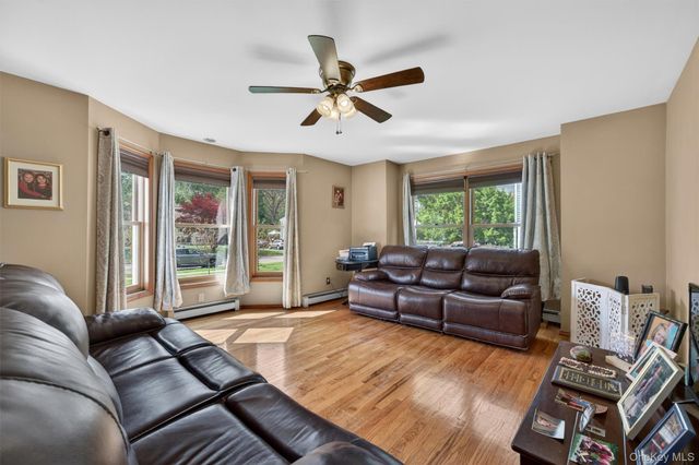 52 Capital Drive, Washingtonville, NY 10992