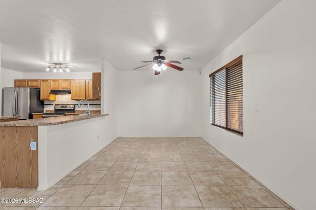 2067 W Silver Grass Place, Tucson, AZ 85745
