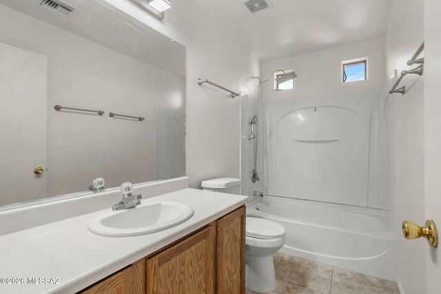 2067 W Silver Grass Place, Tucson, AZ 85745