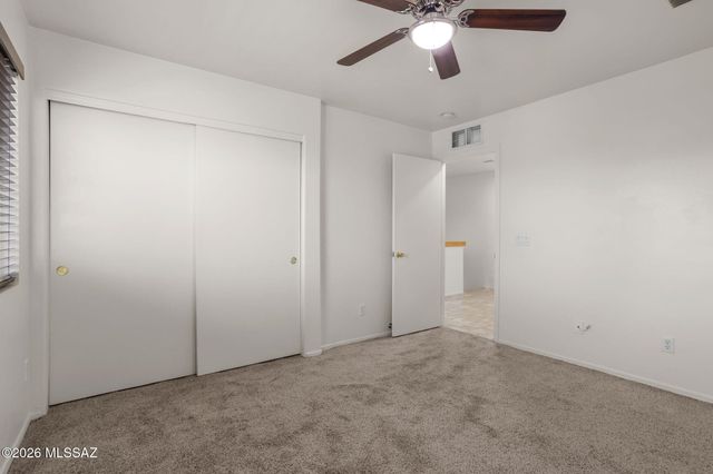 2067 W Silver Grass Place, Tucson, AZ 85745