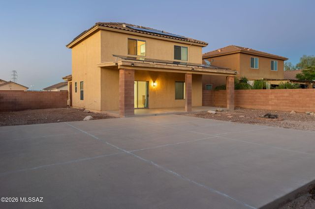 2067 W Silver Grass Place, Tucson, AZ 85745