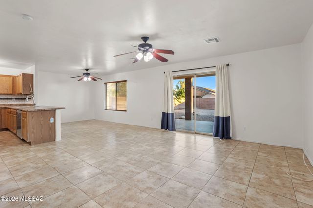 2067 W Silver Grass Place, Tucson, AZ 85745