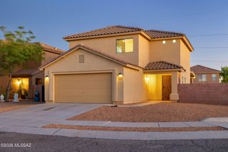 2067 W Silver Grass Place, Tucson, AZ 85745