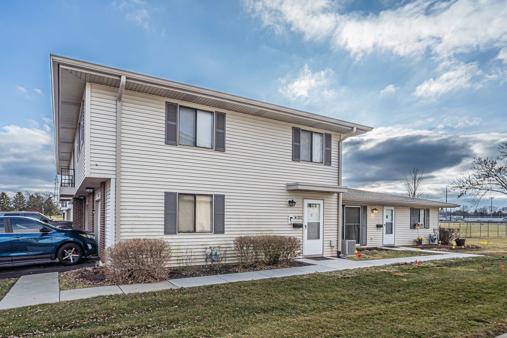 202 Nauset Lane 202, Schaumburg, IL 60194