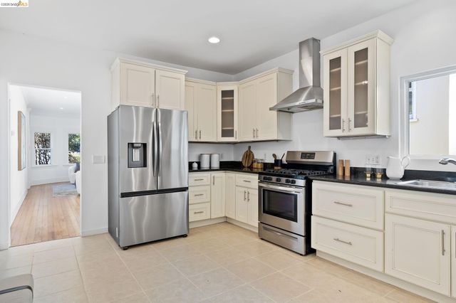 2143 E 28Th St, Oakland, CA 94606