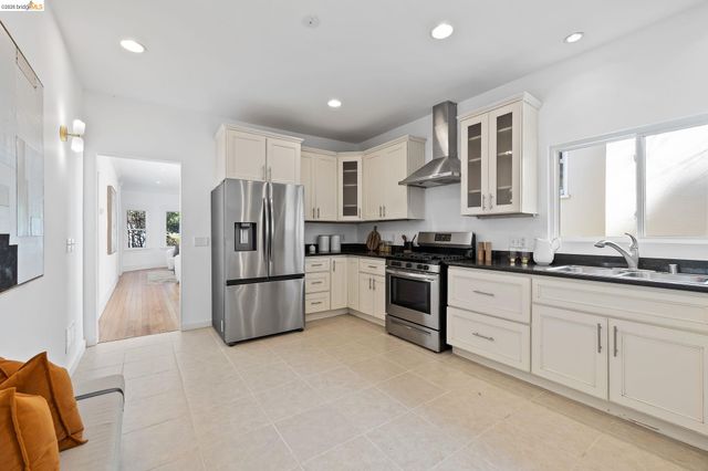 2143 E 28Th St, Oakland, CA 94606