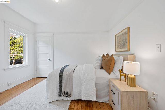 2143 E 28Th St, Oakland, CA 94606