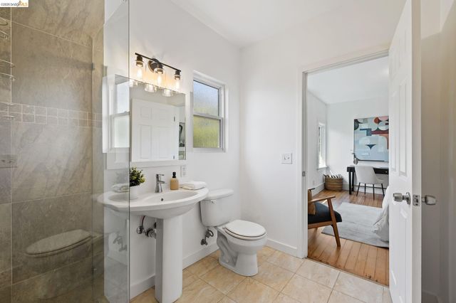 2143 E 28Th St, Oakland, CA 94606