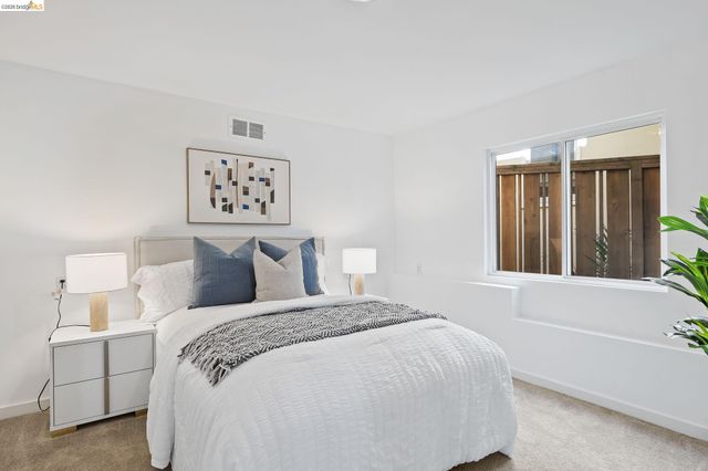2143 E 28Th St, Oakland, CA 94606