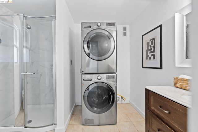 2143 E 28Th St, Oakland, CA 94606