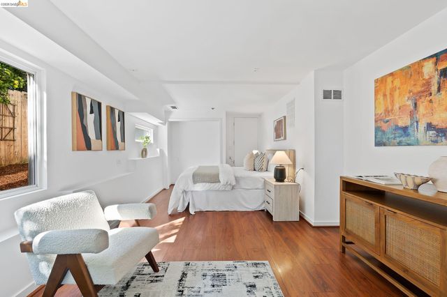 2143 E 28Th St, Oakland, CA 94606