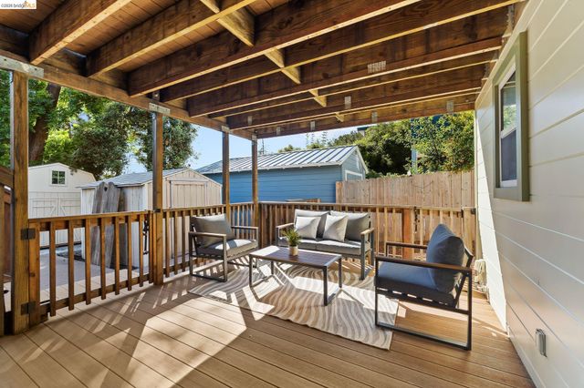 2143 E 28Th St, Oakland, CA 94606