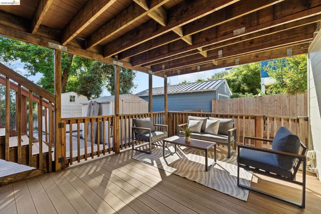 2143 E 28Th St, Oakland, CA 94606