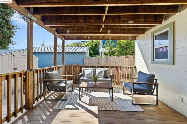 2143 E 28Th St, Oakland, CA 94606