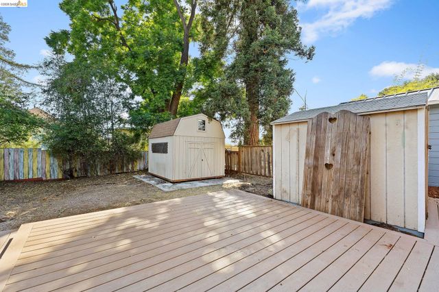 2143 E 28Th St, Oakland, CA 94606