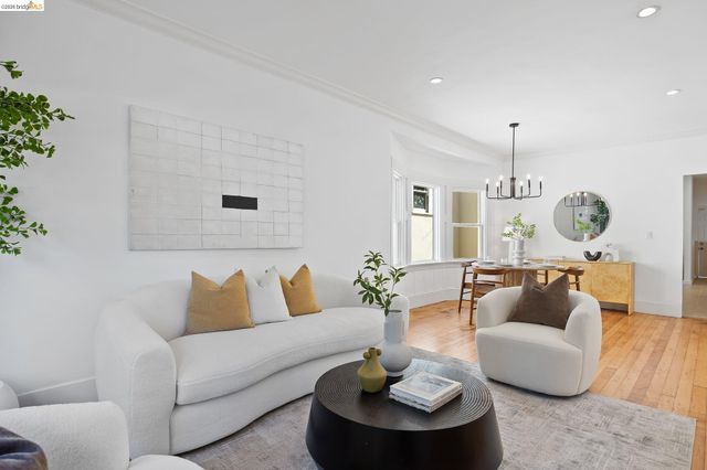 2143 E 28Th St, Oakland, CA 94606