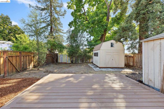 2143 E 28Th St, Oakland, CA 94606
