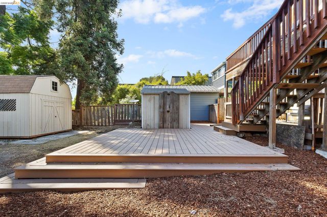 2143 E 28Th St, Oakland, CA 94606