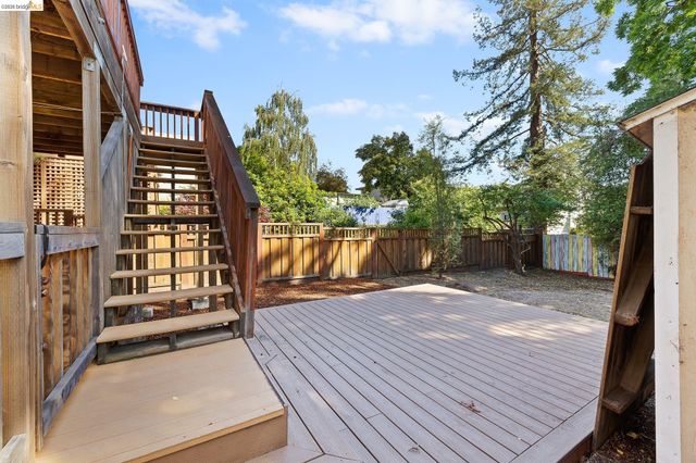 2143 E 28Th St, Oakland, CA 94606