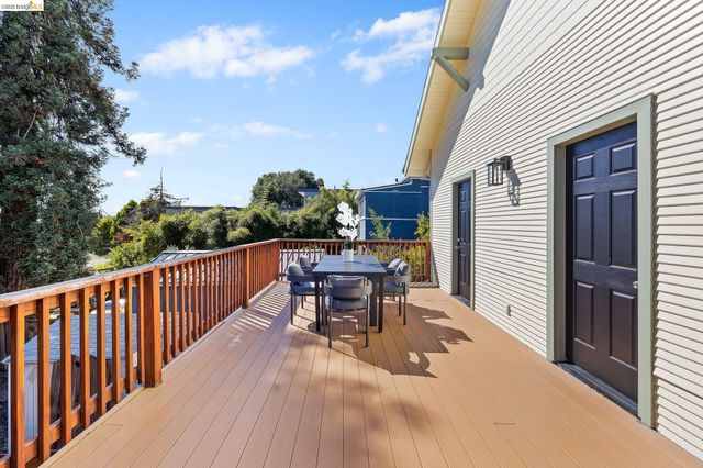 2143 E 28Th St, Oakland, CA 94606
