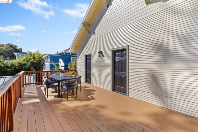 2143 E 28Th St, Oakland, CA 94606