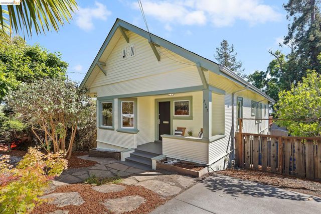 2143 E 28Th St, Oakland, CA 94606