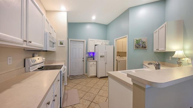 4933 THAMES LANE, Sarasota, FL 34238
